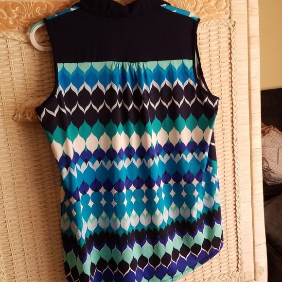 Per Seption womens sleeveless button up. - Picture 3 of 3